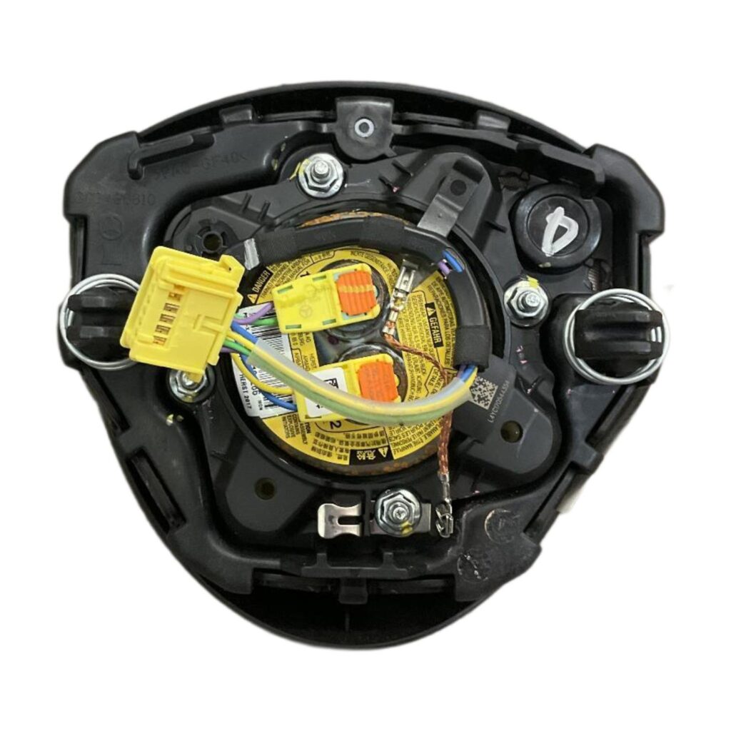 2017-Mercedes-Benz-C-Class-Air-Bag.jpg
